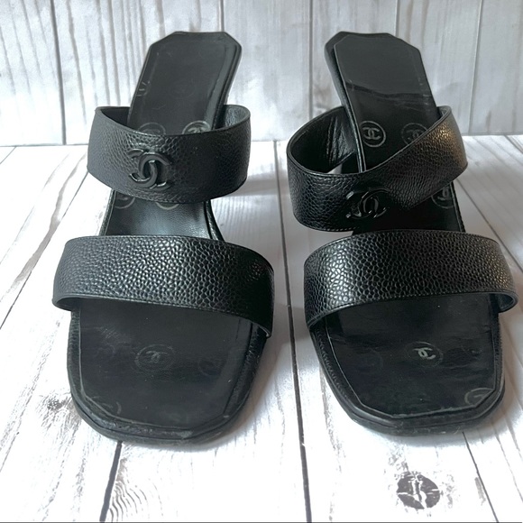 Authentic Chanel Slides- size 38.5- true to size- SUPER comfy - Picture 6 of 9